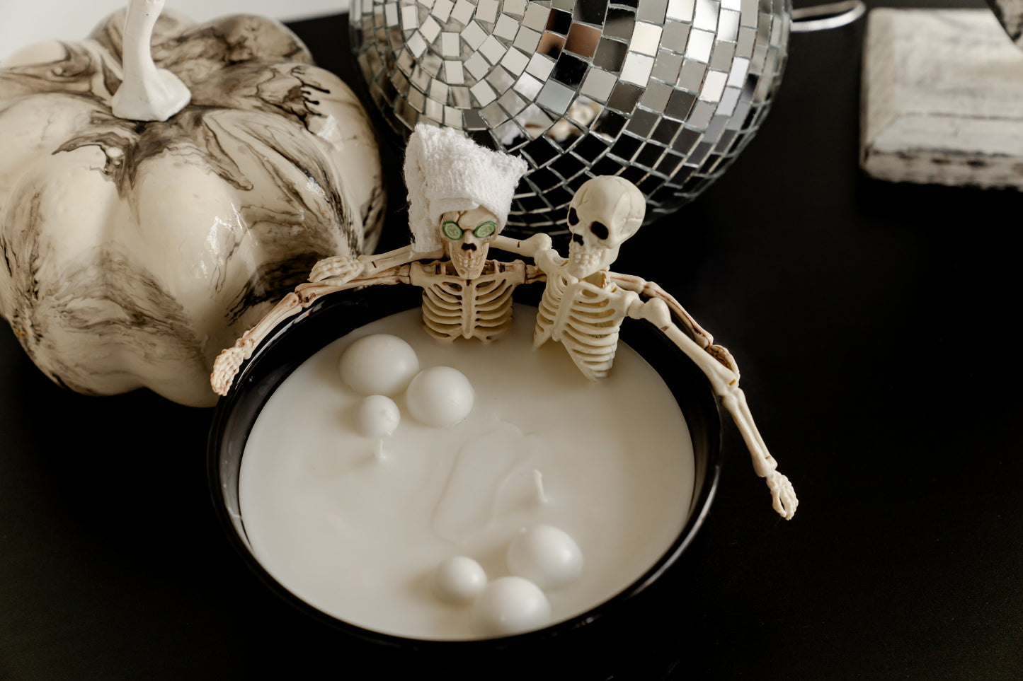 Bathing Beauty Skeleton Candle