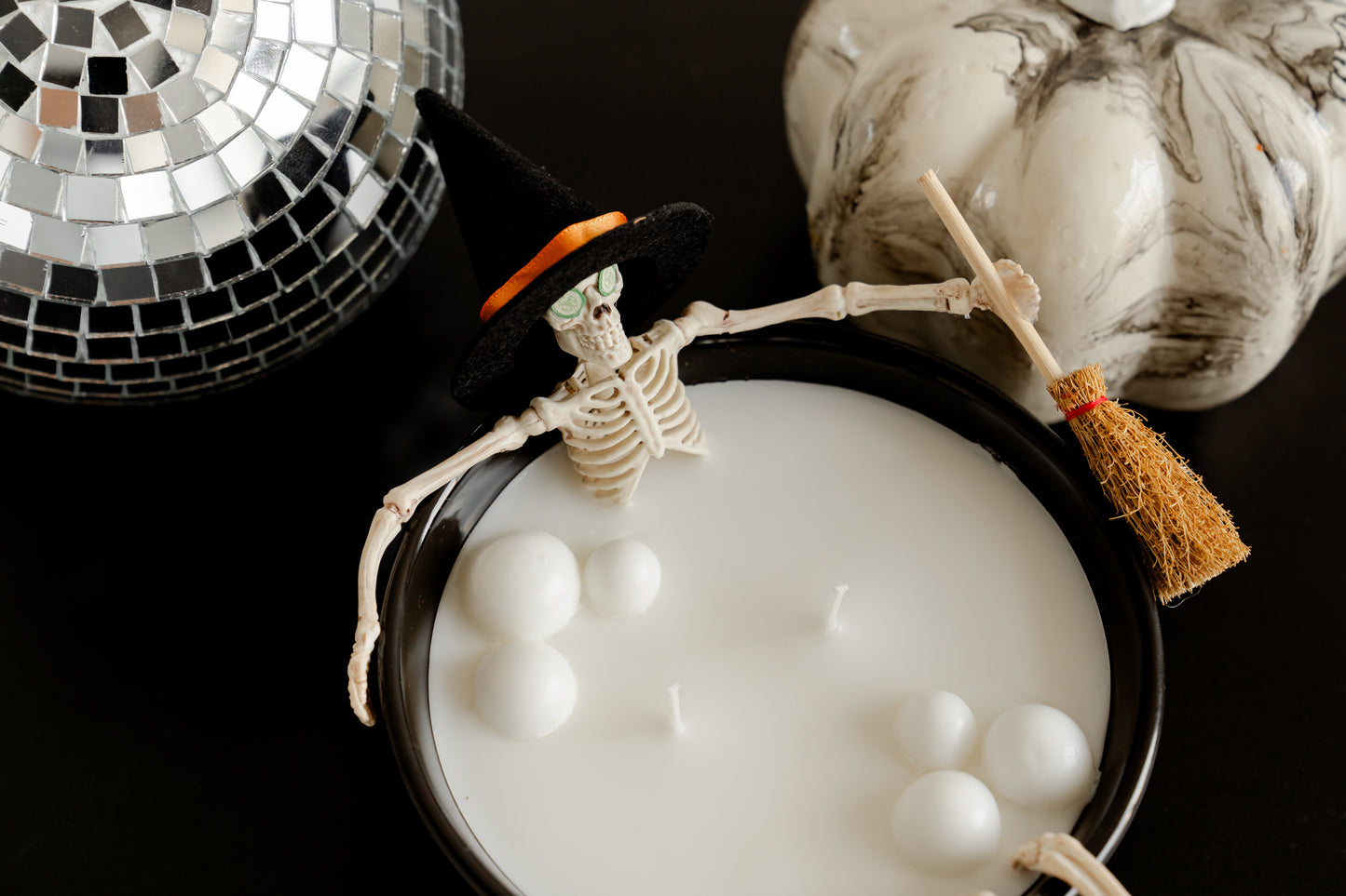 Bathing Beauty Skeleton Candle