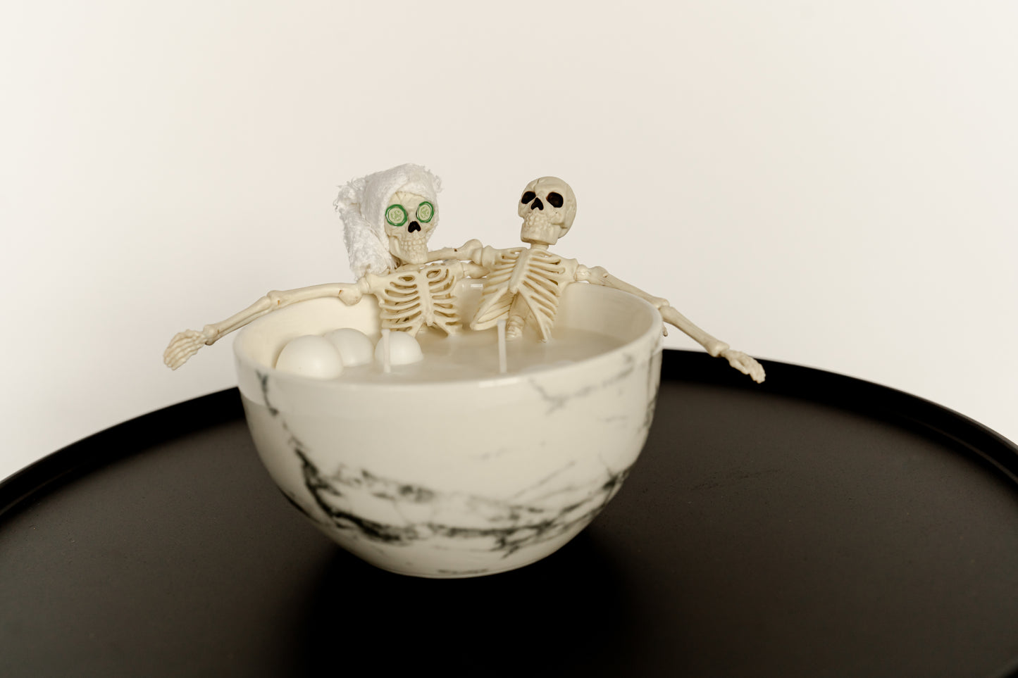 Bathing Beauty Skeleton Candle