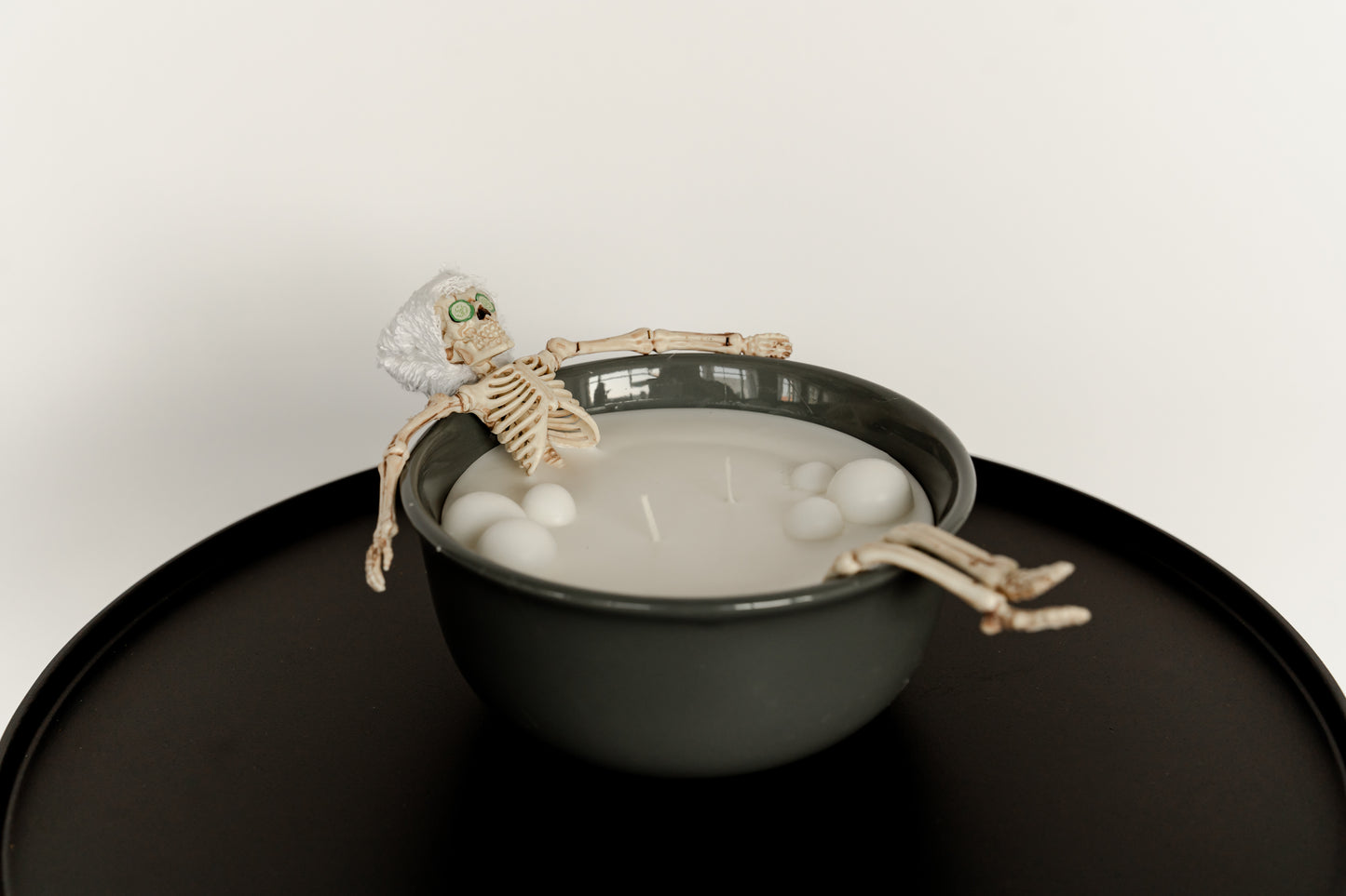Bathing Beauty Skeleton Candle