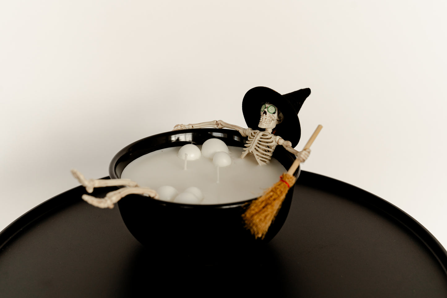 Bathing Beauty Skeleton Candle